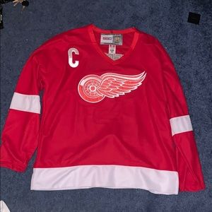 Stitched Steve Yzerman Red Wings Jersey